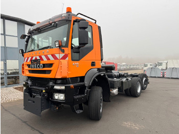 Cab chassis truck IVECO Trakker