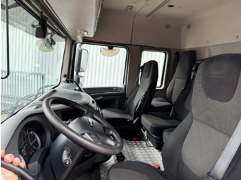 Interior photo 2: Dropside/ Flatbed truck DAF XF 410 FA 4x2 XF 410 FA 4x2, Fahrschule, 2x AHK, 6 Sitze