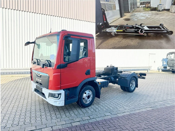 Hook lift truck MAN TGL