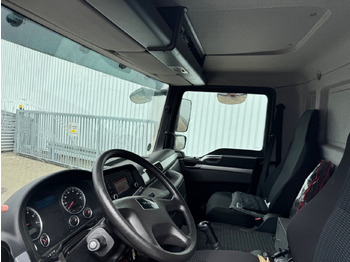 Interior photo 1: MAN TGM 15.250 4x2 LL TGM 15.250 4x2 LL, Getränkekoffer, Navi leasing MAN TGM 15.250 4x2 LL TGM 15.250 4x2 LL, Getränkekoffer, Navi