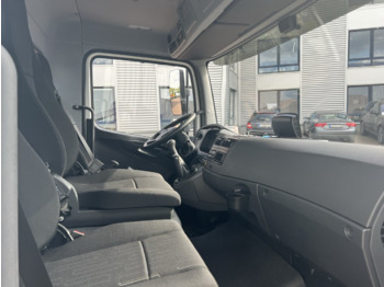 Interior photo 2: Mercedes-Benz Atego 818 K 4x2 Atego 818 K 4x2, 2x AHK, Meiller-Kipper, mehrfach Vorhanden! leasing Mercedes-Benz Atego 818 K 4x2 Atego 818 K 4x2, 2x AHK, Meiller-Kipper, mehrfach Vorhanden!