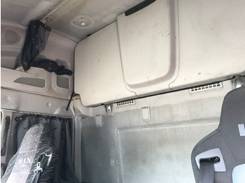 Tractor unit Stralis AS440S45 T/P 4x2 ONLY FOR SPAREPARTS!!! Stralis AS440S45 T/P 4x2 ActiveSpace: picture 3 Tractor unit Stralis AS440S45 T/P 4x2 ONLY FOR SPAREPARTS!!! Stralis AS440S45 T/P 4x2 ActiveSpace: picture 3