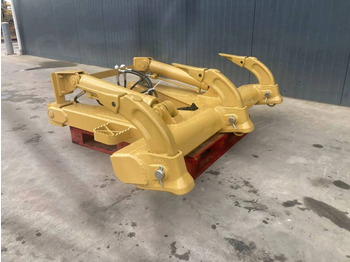 New Attachment for Construction machinery Cat D4H Ripper: picture 1