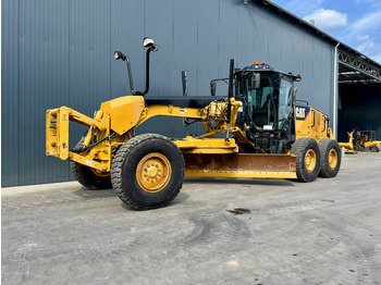 Grader CATERPILLAR 140M