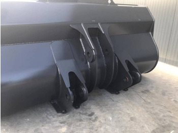 New Bucket for Construction machinery Volvo L180D: picture 3