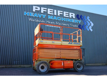 Scissor lift JLG
