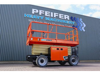 Scissor lift JLG