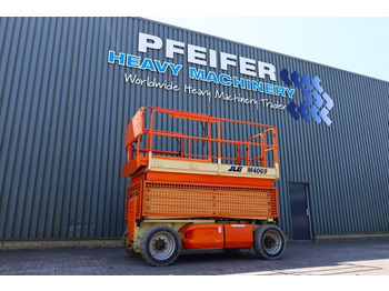 Scissor lift JLG