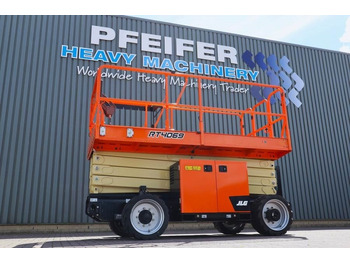 Scissor lift JLG