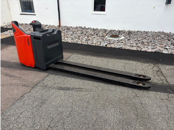 Material handling equipment LINDE