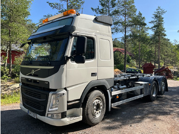 Hook lift truck VOLVO FM