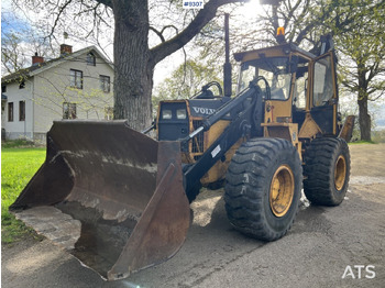 Backhoe loader VOLVO