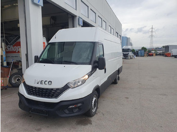 Passenger van IVECO Daily 35s16