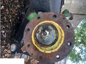 Steering knuckle JOHN DEERE