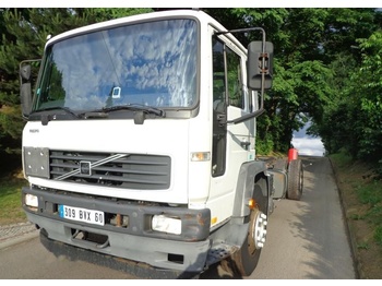 Cab chassis truck VOLVO FL