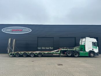 AMT Low loader semi-trailer