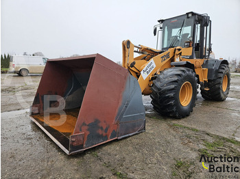 Wheel loader CASE