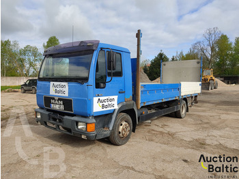 Dropside/ Flatbed truck MAN L2000