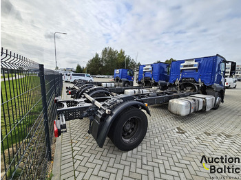 Cab chassis truck Mercedes-Benz Actros 1843: picture 4