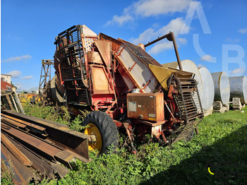 Combine harvester
