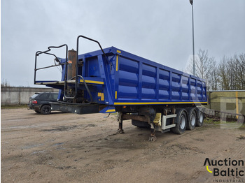 Curtainsider semi-trailer