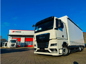 Curtain side truck MAN TGX 26.440