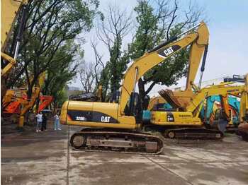 Crawler excavator CATERPILLAR 320D2