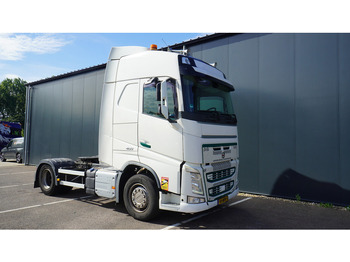 Volvo FH 460 EURO 6 GLOBETROTTER leasing Volvo FH 460 EURO 6 GLOBETROTTER: picture 4 Volvo FH 460 EURO 6 GLOBETROTTER leasing Volvo FH 460 EURO 6 GLOBETROTTER: picture 4