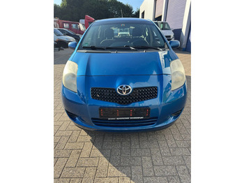 Hatchback Toyota Yaris **PETROL-ESSENCE-AC**: picture 2