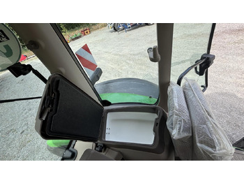 New Farm tractor John Deere 6R215: picture 2