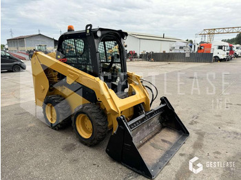 Skid steer loader Caterpillar 236D: picture 4