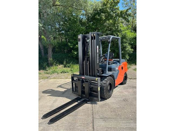 Diesel forklift TOYOTA