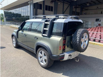 SUV Land Rover Defender 110: picture 3