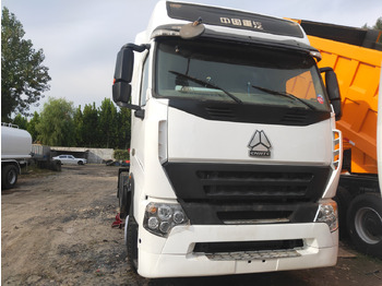 Tractor unit SINOTRUK HOWO