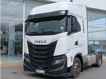 Tractor unit IVECO