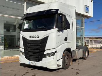 Tractor unit IVECO