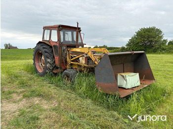 Farm tractor