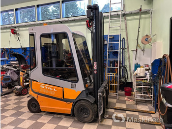Electric forklift STILL R60