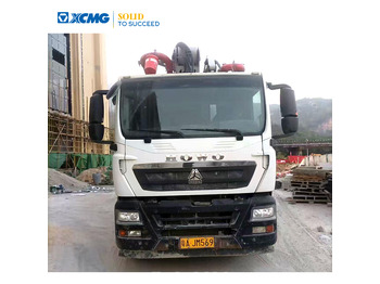 Concrete pump truck SINOTRUK HOWO