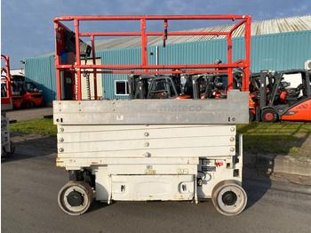 Scissor lift JLG
