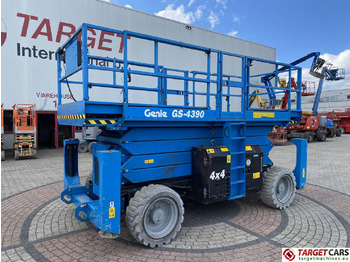 Scissor lift GENIE