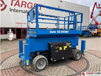 Scissor lift GENIE