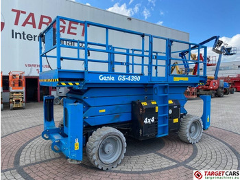 Scissor lift GENIE