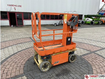 Vertical mast lift JLG