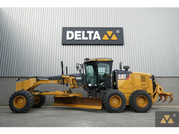 Grader CATERPILLAR 140M