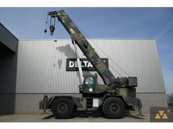 Rough terrain crane GROVE