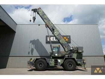 Rough terrain crane GROVE