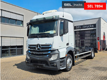 Container transporter/ Swap body truck MERCEDES-BENZ Actros 1842