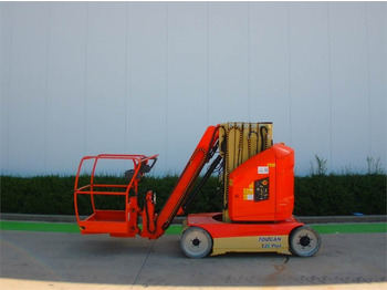 Vertical mast lift JLG