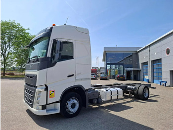 Cab chassis truck VOLVO FH